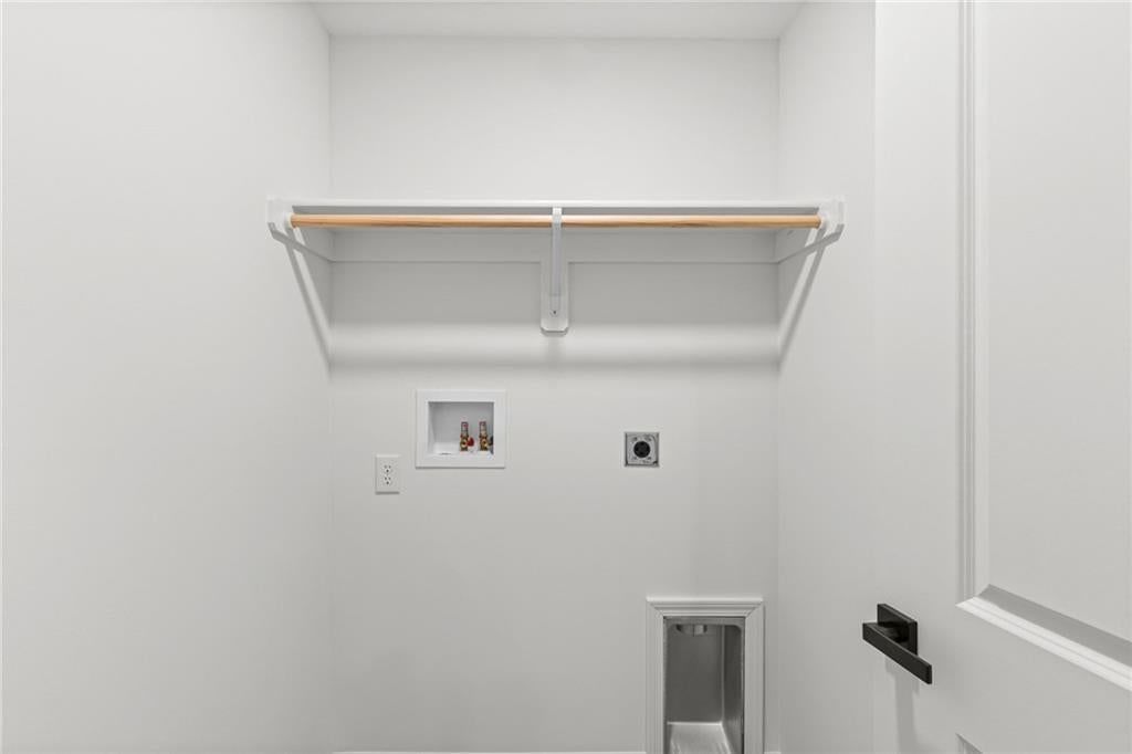 113 E 3rd Street — photo 12