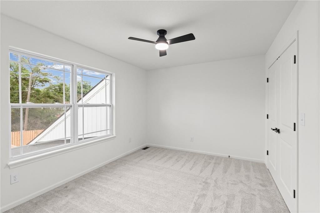 113 E 3rd Street — photo 13