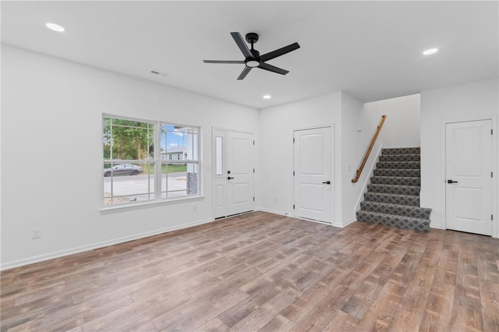 117 E 3rd Street — photo 7