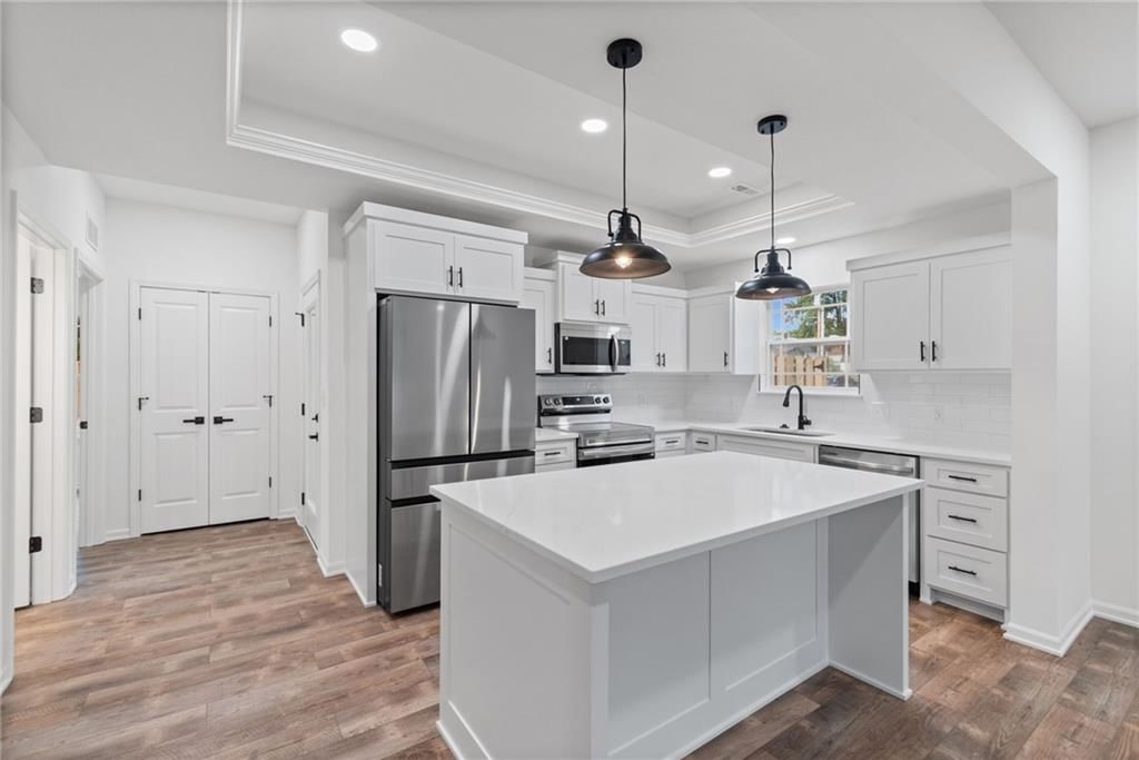 117 E 3rd Street — photo 9