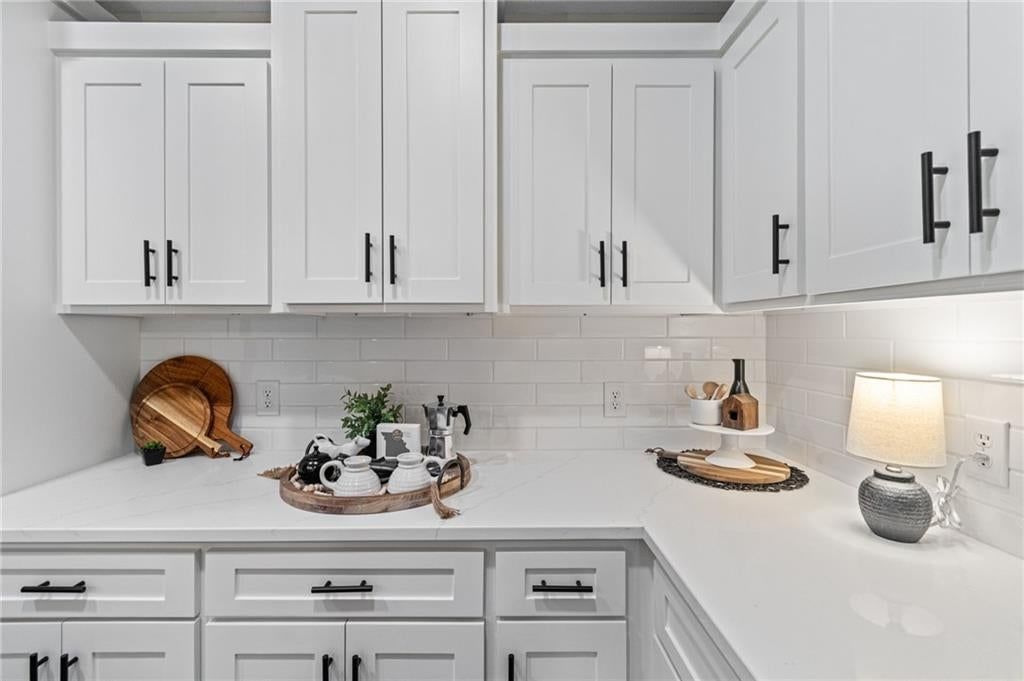 115 E 3rd Street — photo 10