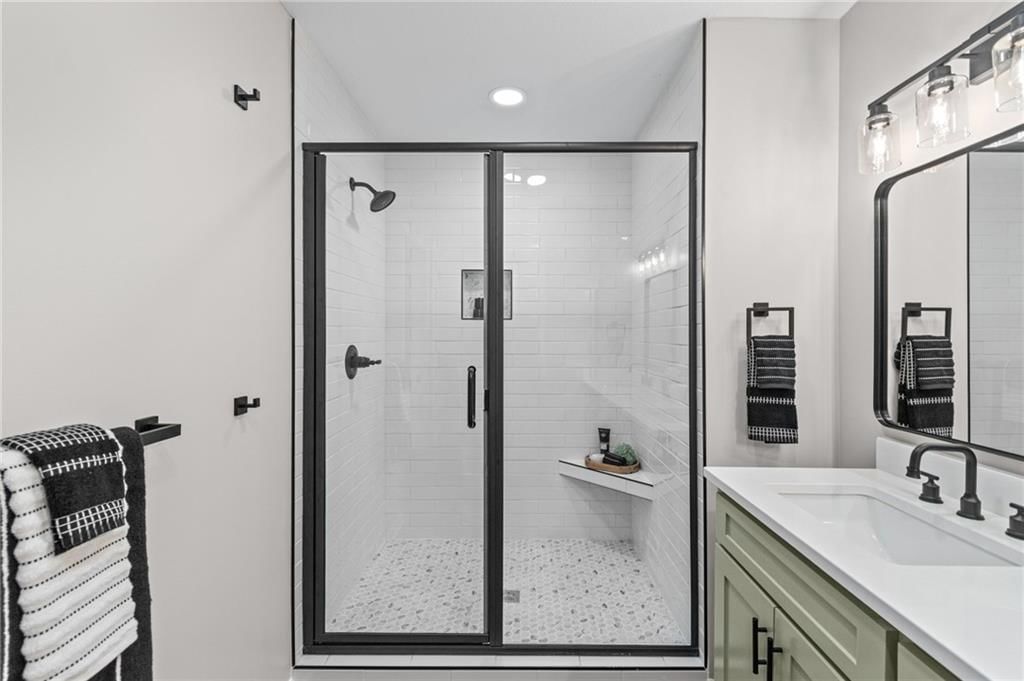 115 E 3rd Street — photo 19