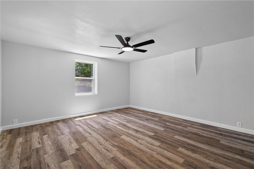 207 W 3rd Street — photo 4