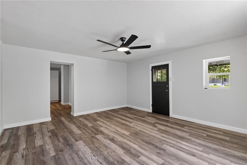 207 W 3rd Street — photo 5