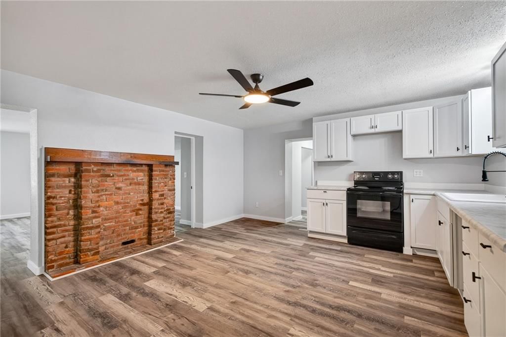 207 W 3rd Street — photo 9