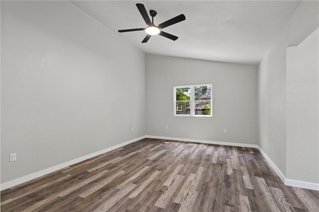 207 W 3rd Street — photo 12