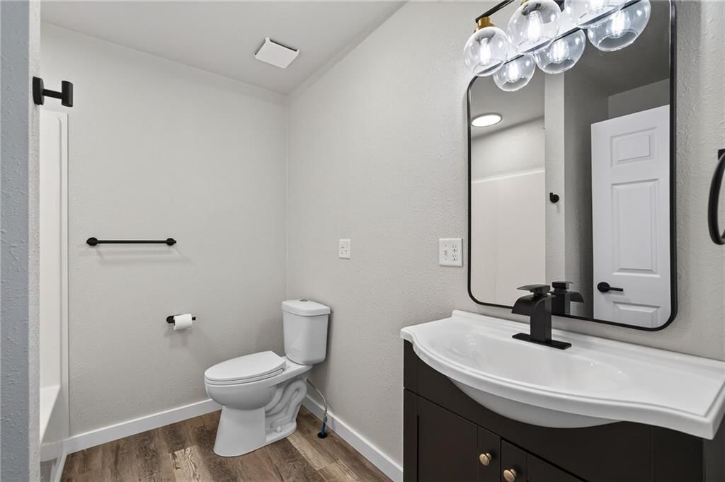 207 W 3rd Street — photo 19
