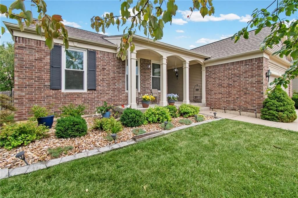 7905 N Lister Avenue — photo 2