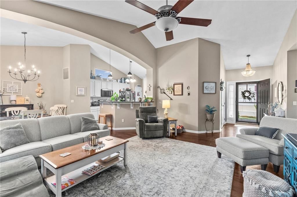 7905 N Lister Avenue — photo 8