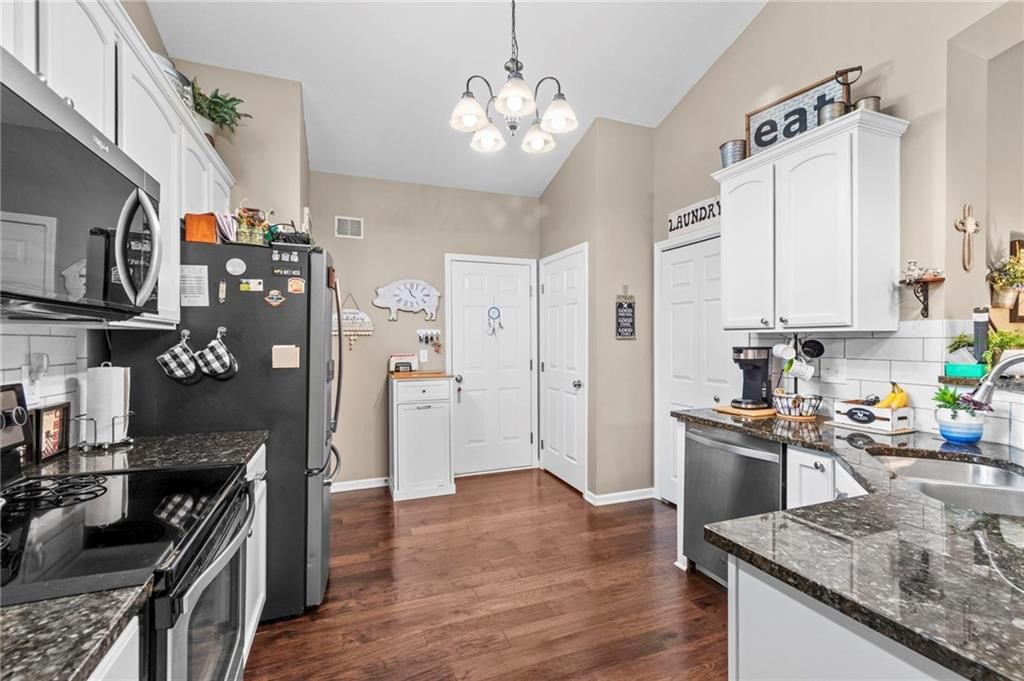 7905 N Lister Avenue — photo 12