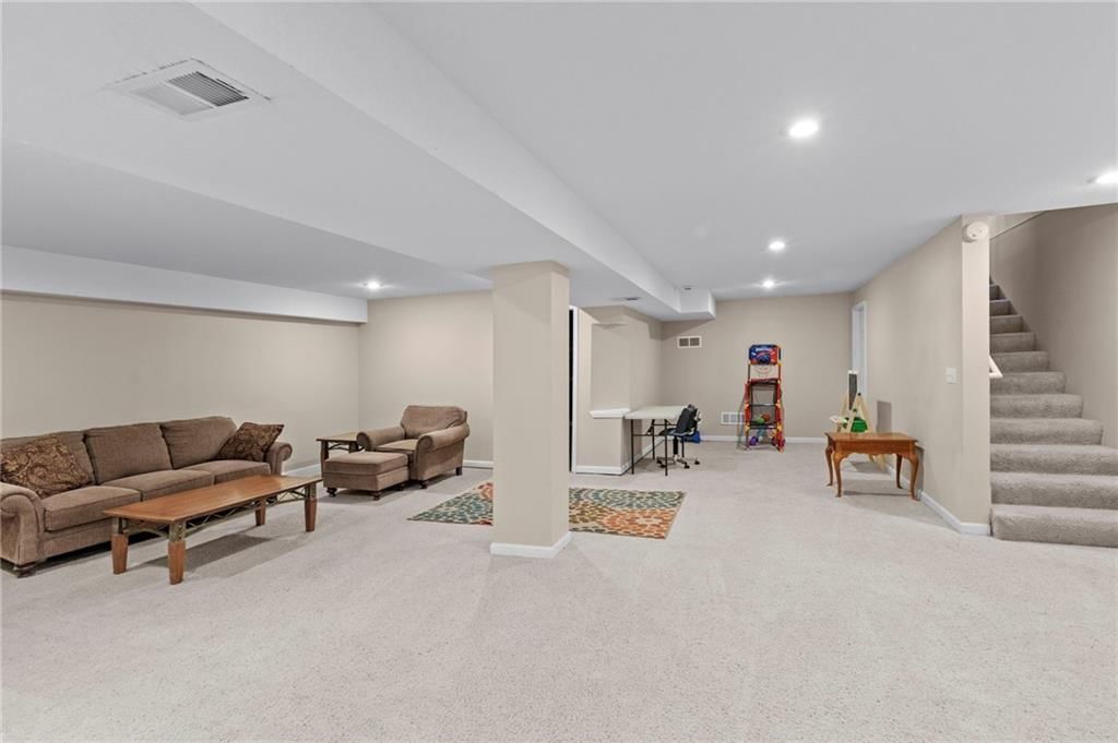 7905 N Lister Avenue — photo 25
