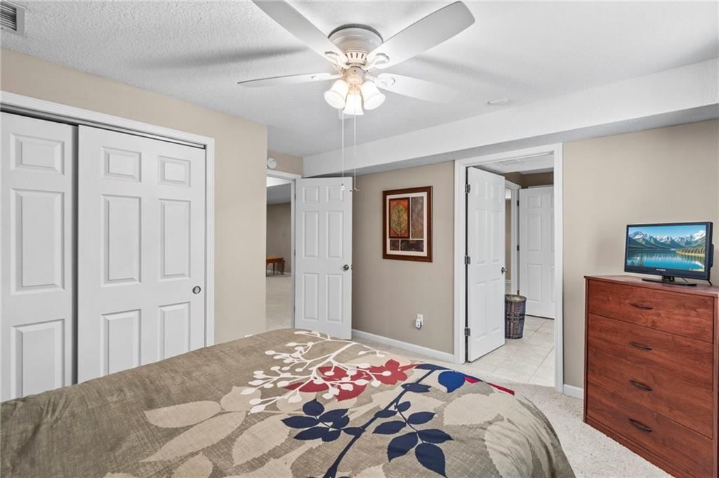 7905 N Lister Avenue — photo 28