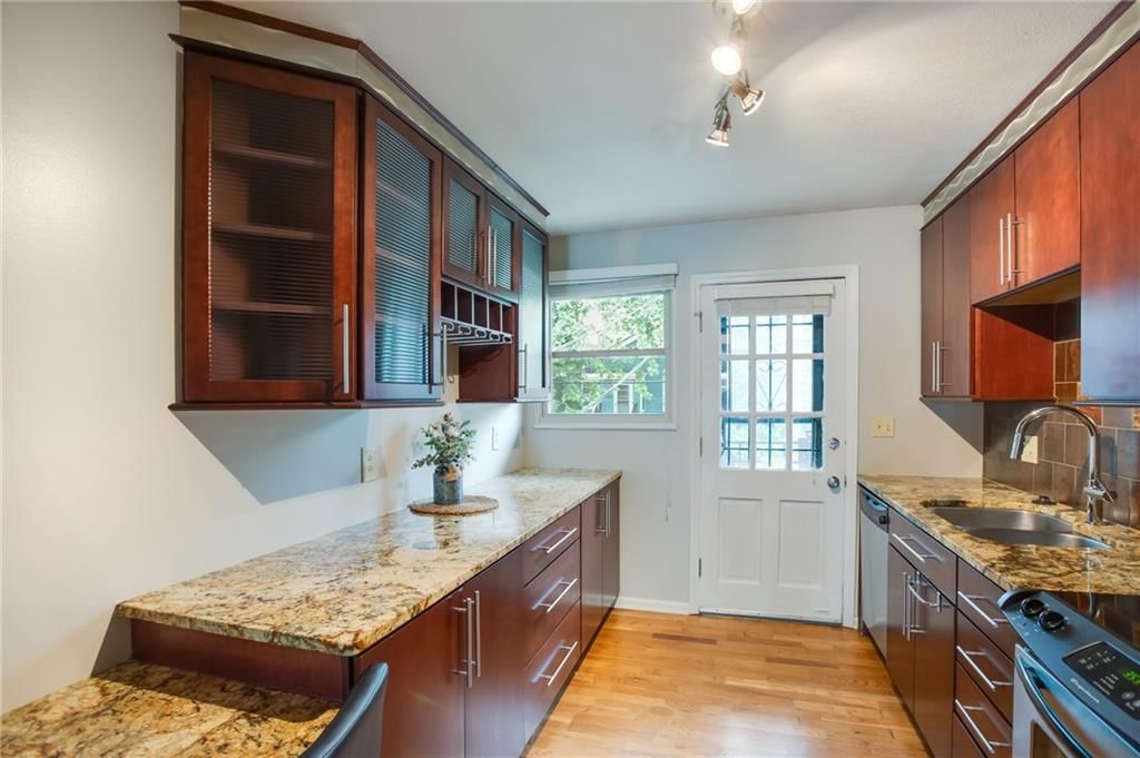 4616 Holly Street — photo 10