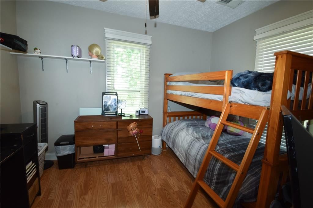 302 S Chestnut Street — photo 12