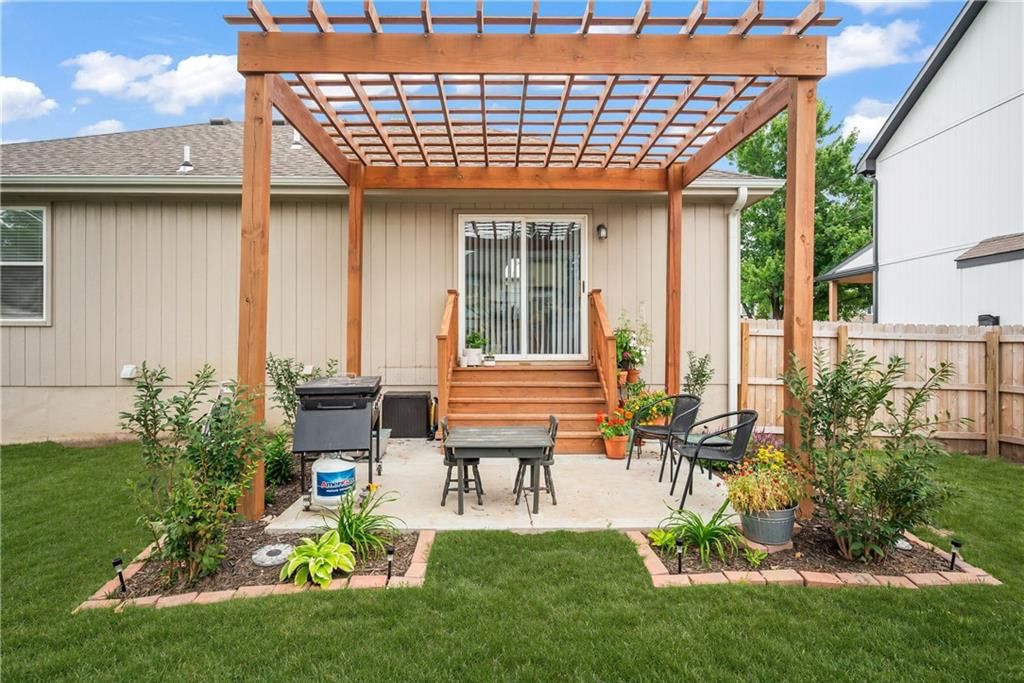 612 NE Cumberland Drive — photo 26