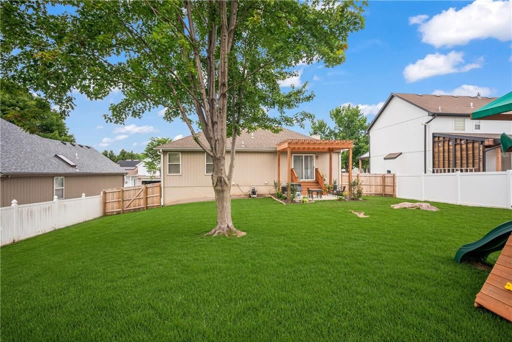 612 NE Cumberland Drive — photo 29