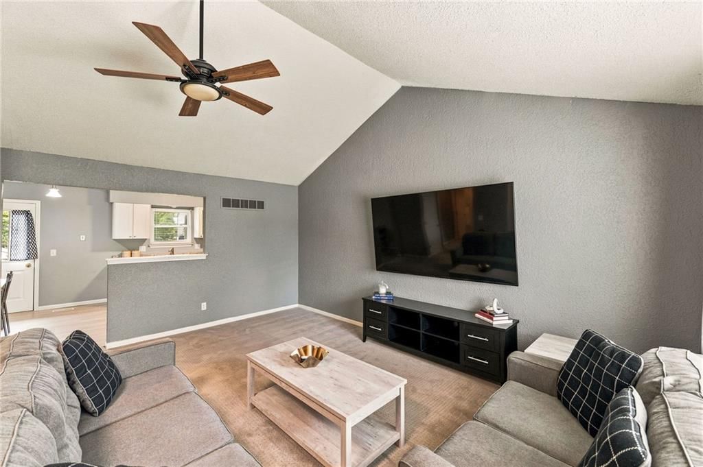 1337 E 123rd Street — photo 10