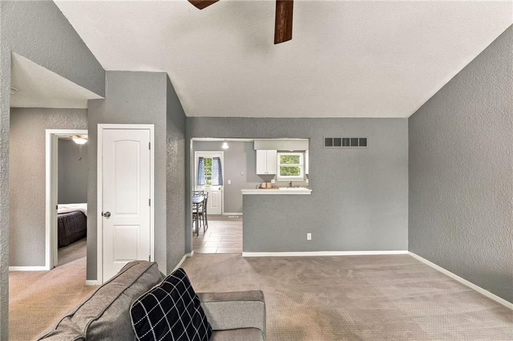 1337 E 123rd Street — photo 12