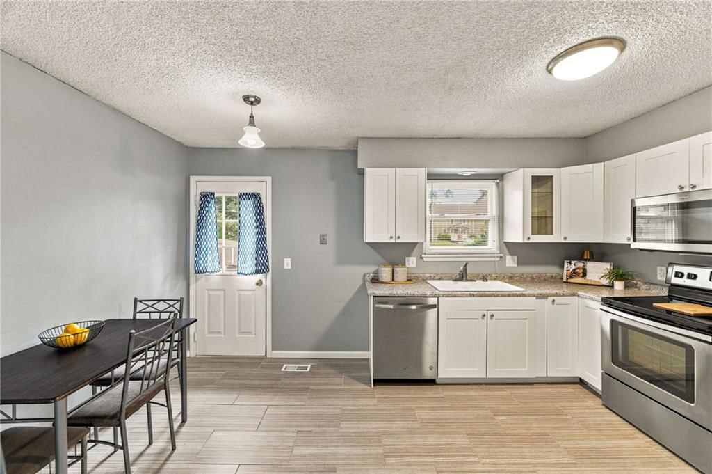 1337 E 123rd Street — photo 13