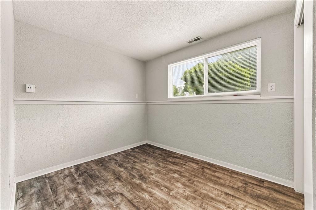 1337 E 123rd Street — photo 27