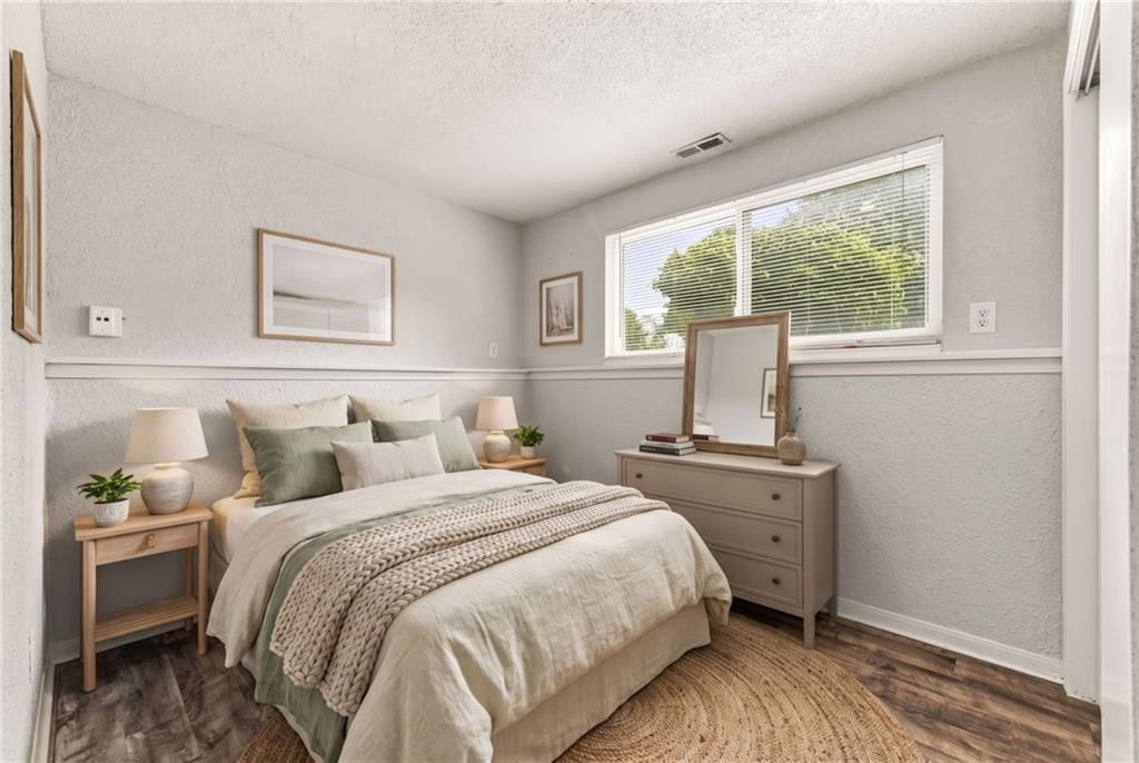 1337 E 123rd Street — photo 28