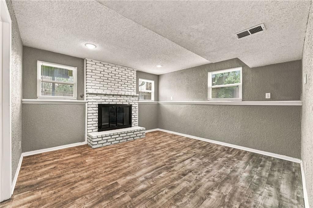 1337 E 123rd Street — photo 32