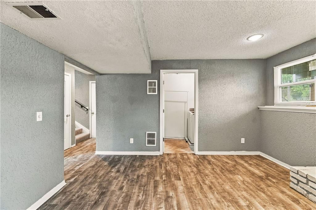 1337 E 123rd Street — photo 34