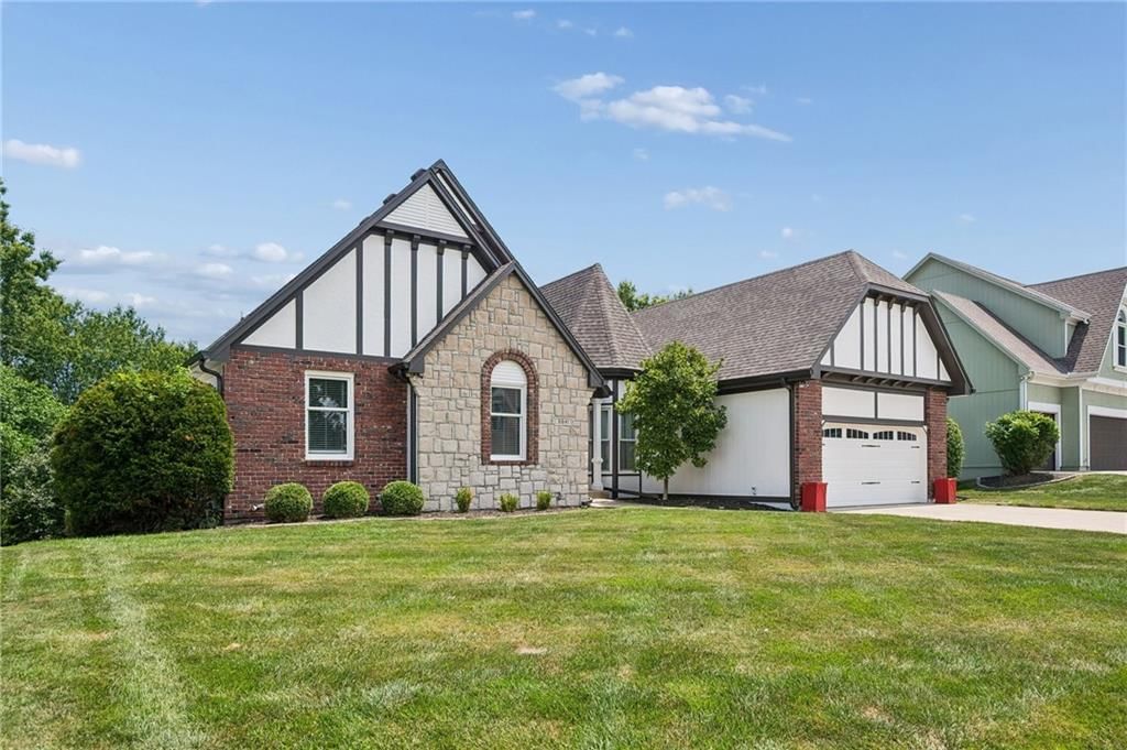 6841 NW Monticello Court — photo 2