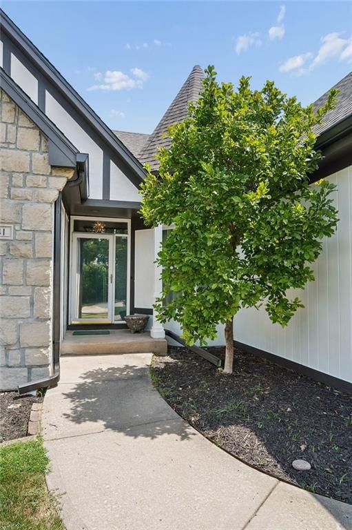 6841 NW Monticello Court — photo 3