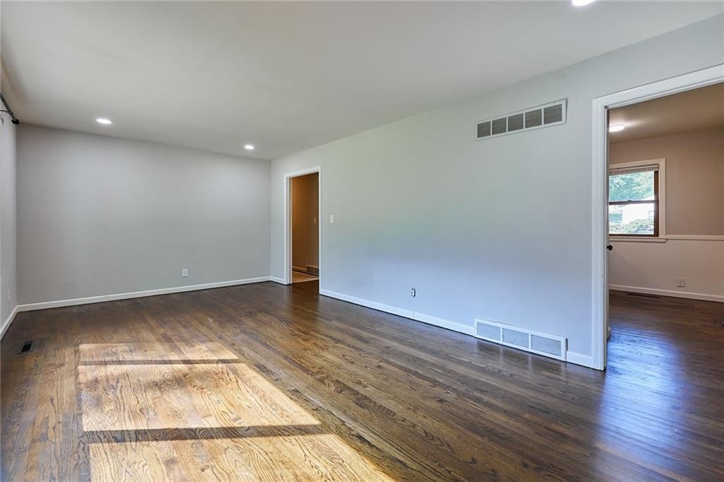 9015 Washington Street — photo 7