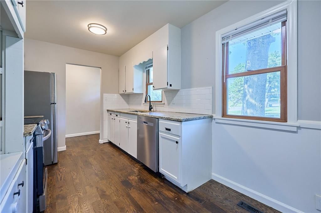 9015 Washington Street — photo 10