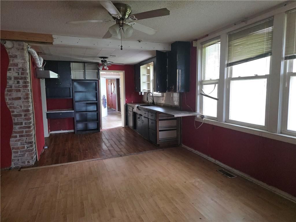 208 E Woodward Street — photo 3
