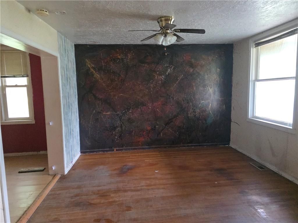 208 E Woodward Street — photo 8
