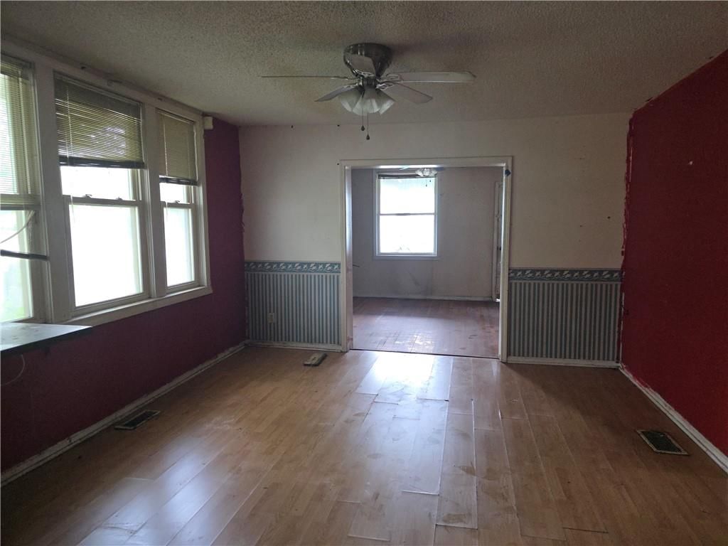 208 E Woodward Street — photo 9