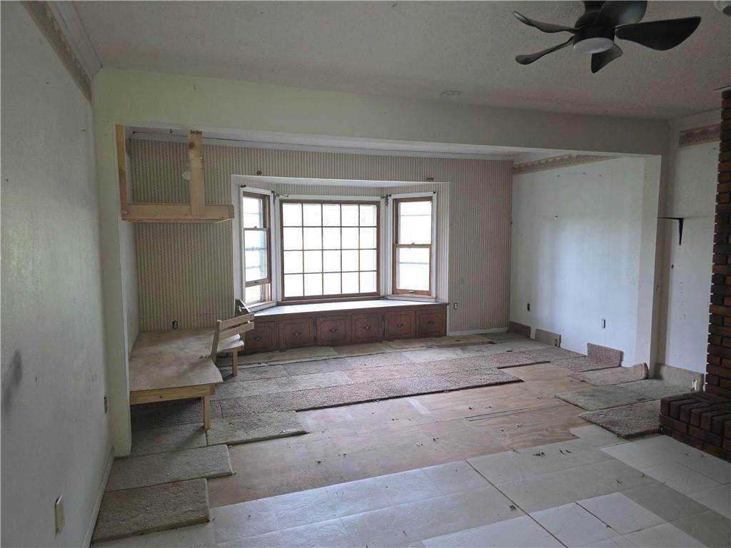 208 E Woodward Street — photo 10