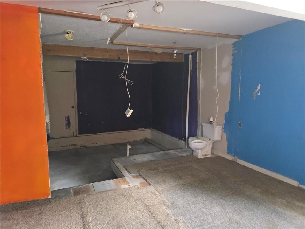208 E Woodward Street — photo 13