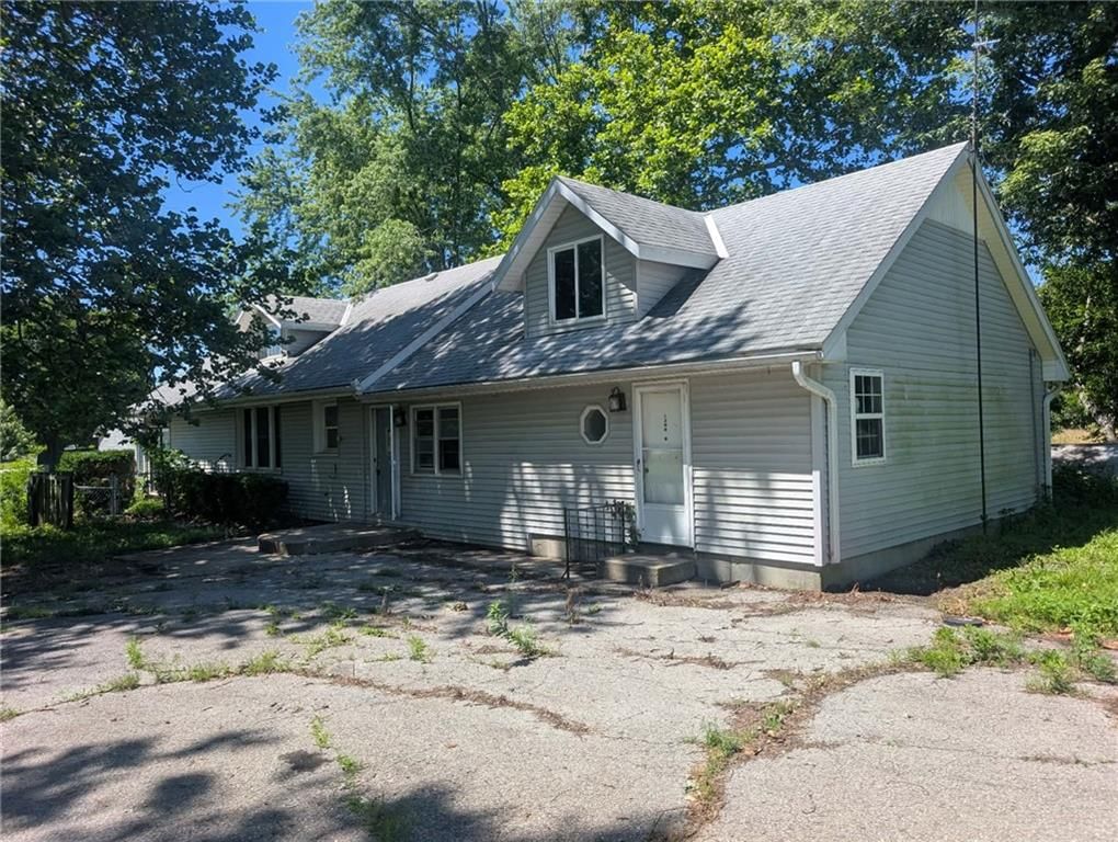 208 E Woodward Street — photo 17