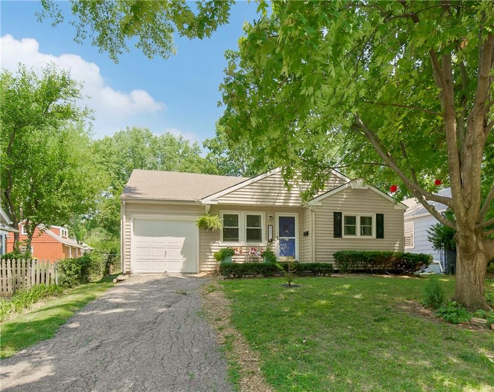 8001 Mercier Street — photo 1