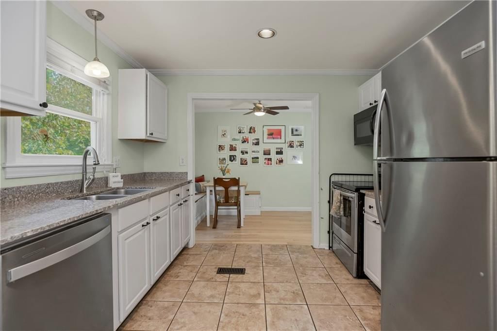8001 Mercier Street — photo 7