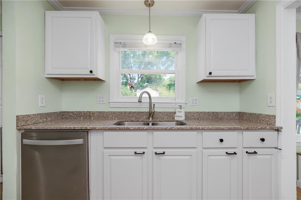 8001 Mercier Street — photo 8