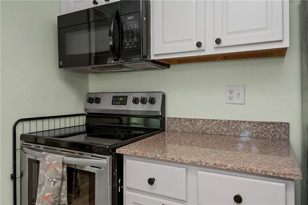 8001 Mercier Street — photo 10