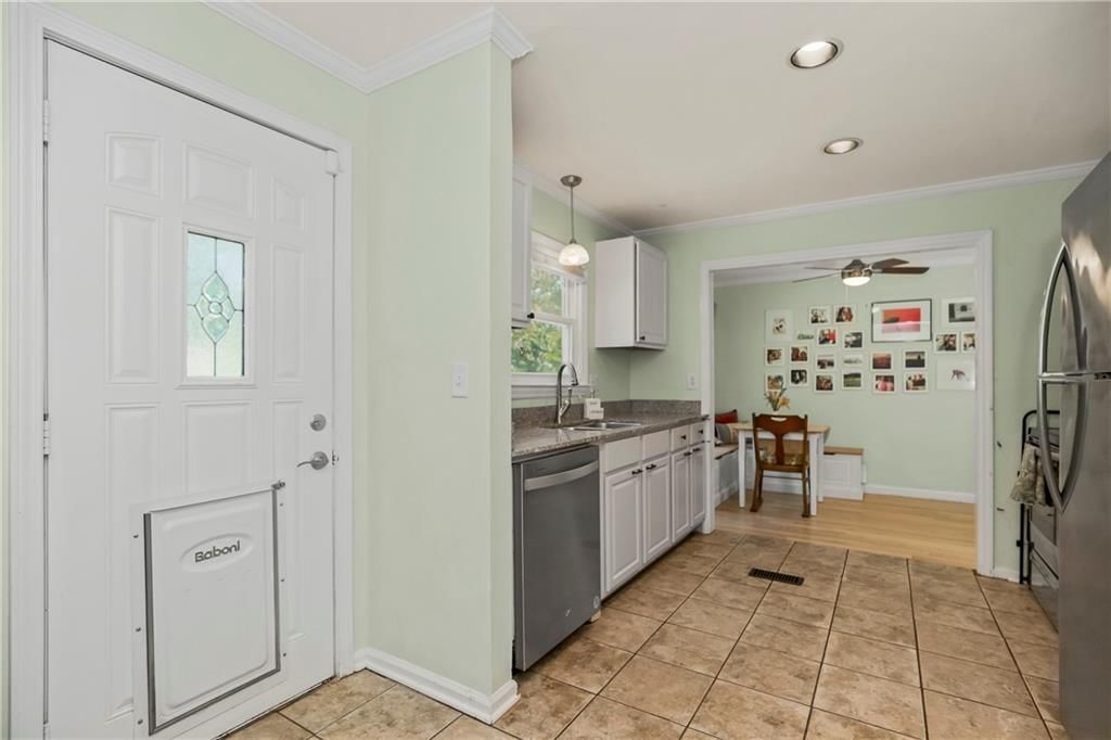 8001 Mercier Street — photo 11
