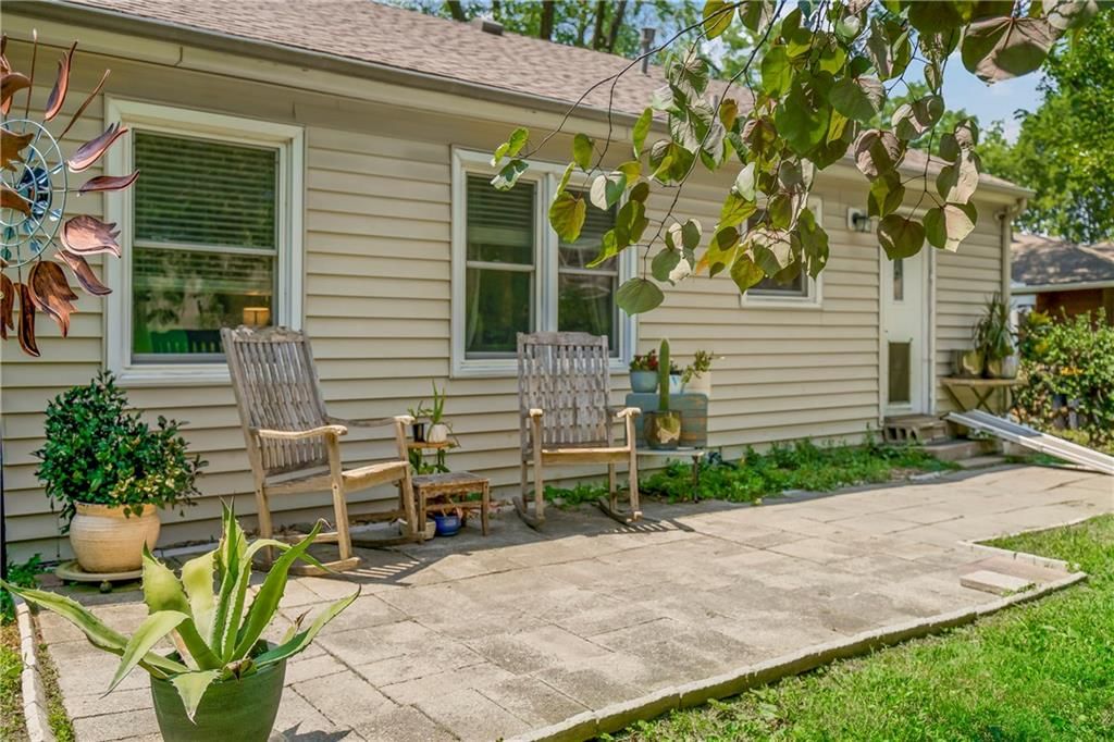 8001 Mercier Street — photo 23
