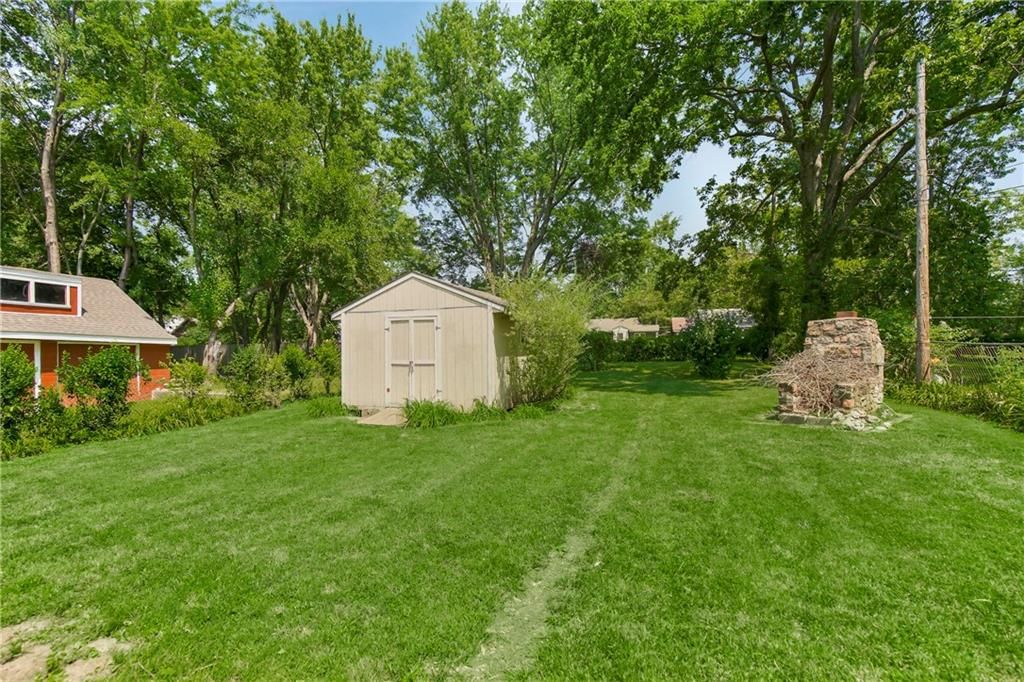 8001 Mercier Street — photo 26