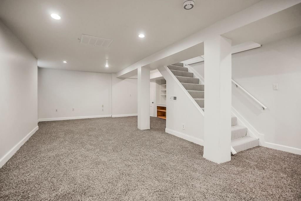 420 E 74th Street — photo 32