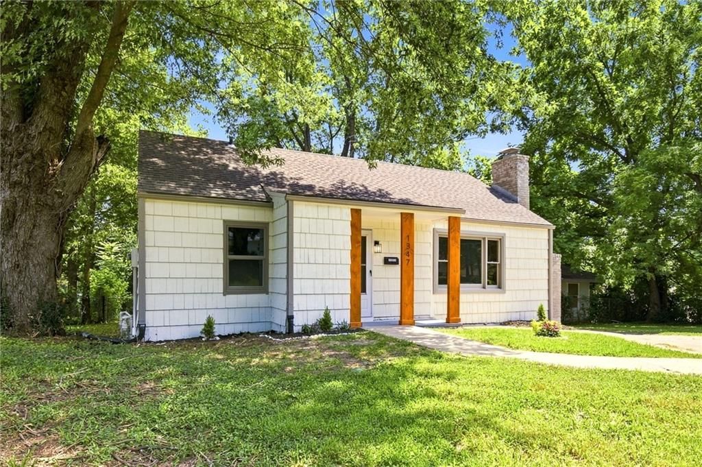 1347 S Hocker Avenue — photo 3