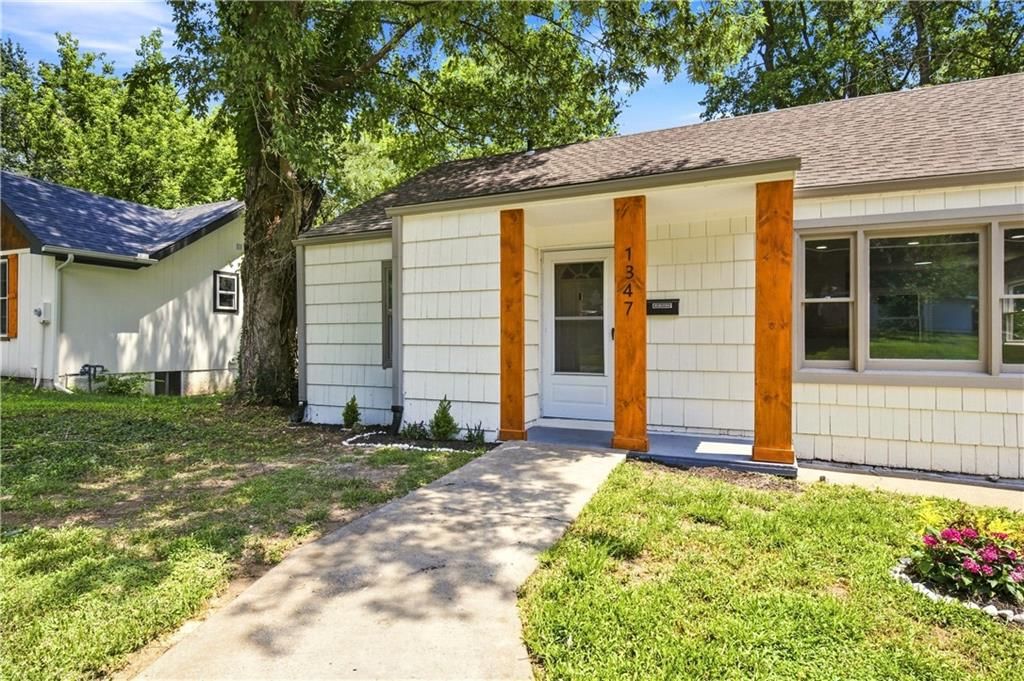 1347 S Hocker Avenue — photo 4