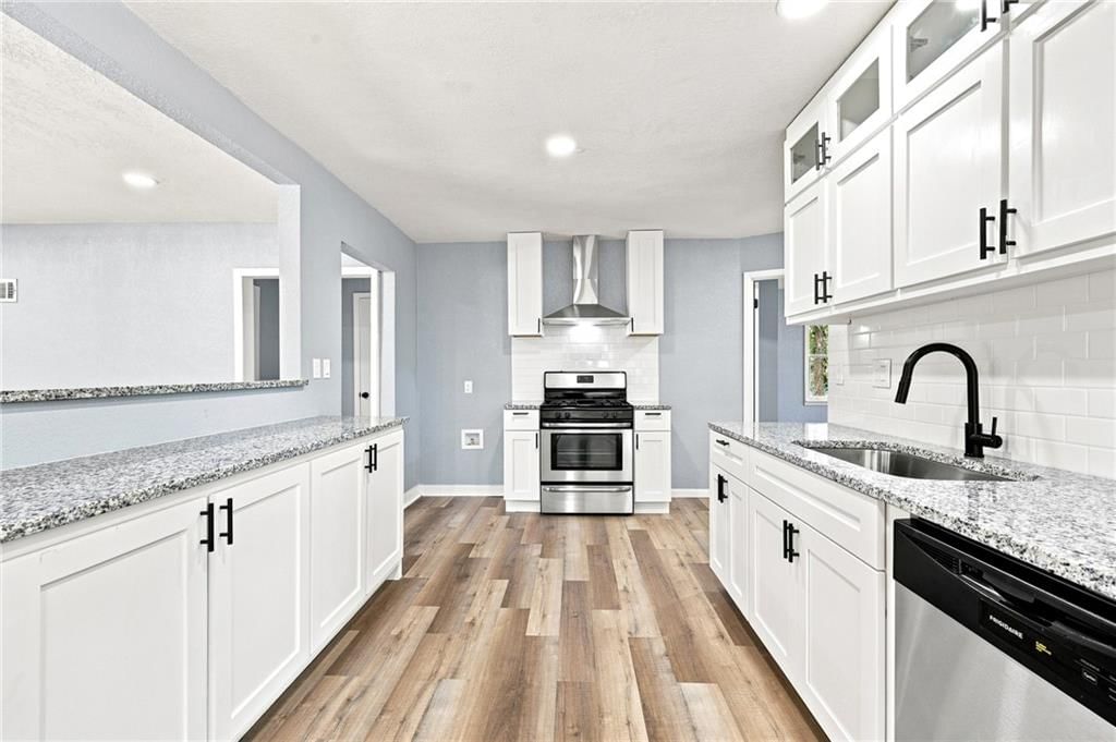 1347 S Hocker Avenue — photo 12