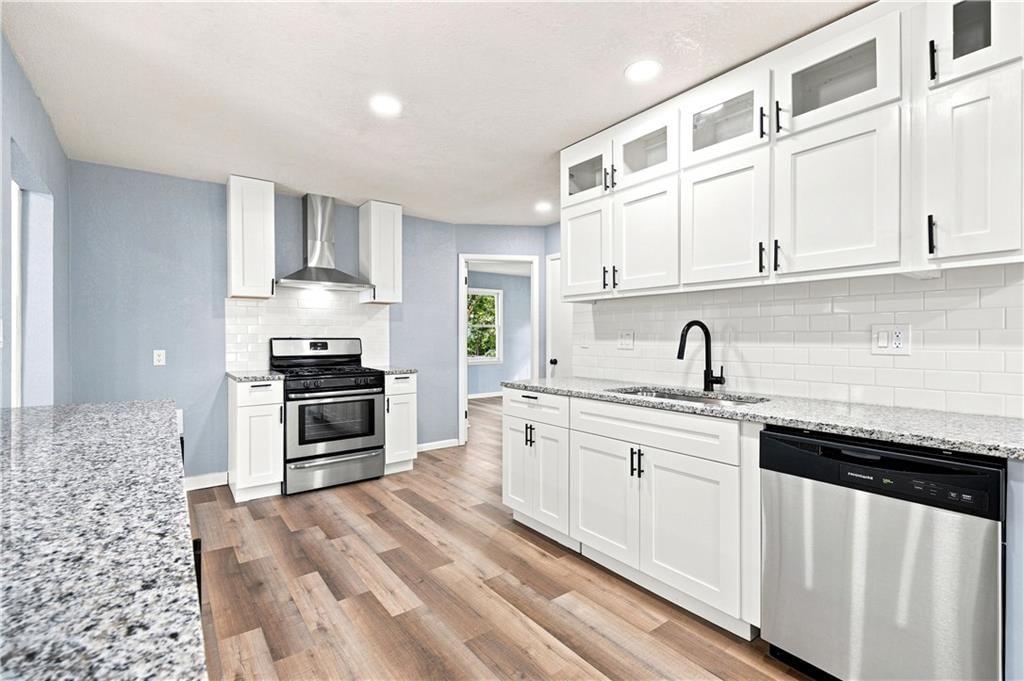 1347 S Hocker Avenue — photo 13