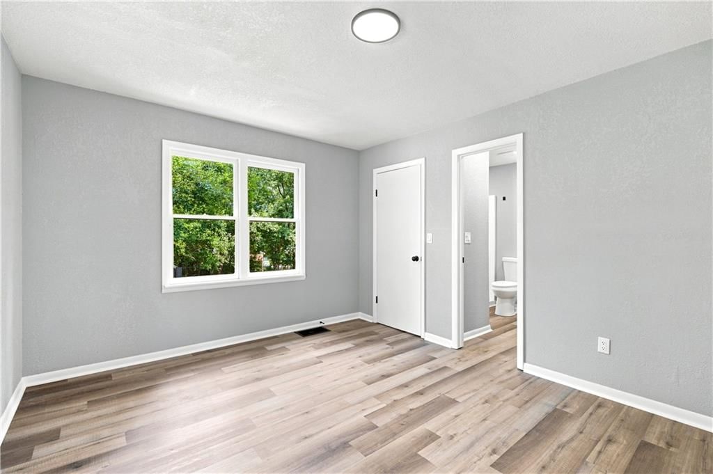 1347 S Hocker Avenue — photo 18